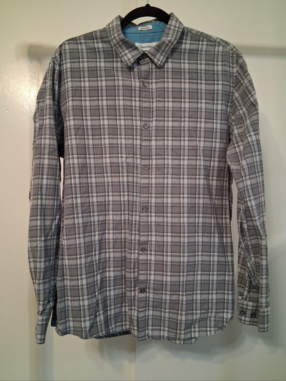 Calvin Klein Men’s Grey Plaid Button-Down Shirt with Subtle Blue Accents Sz L